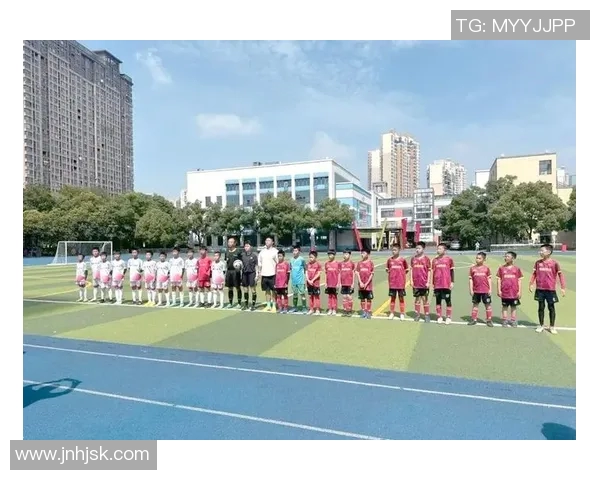 深圳足球队在奥运会上的灵活性表现引发热议展现团队协作与战术创新