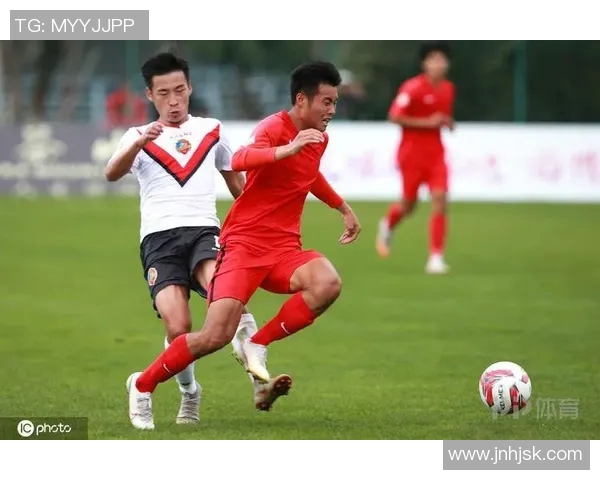 武汉足球队包夹战术革新探讨与未来发展展望