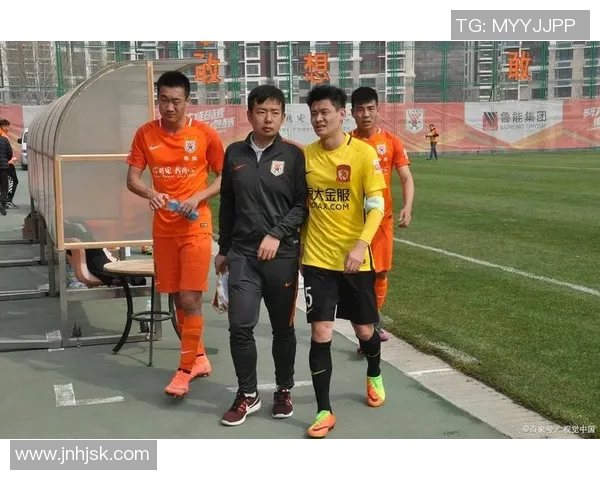 南京足球队在联赛中的节奏表现分析与未来展望