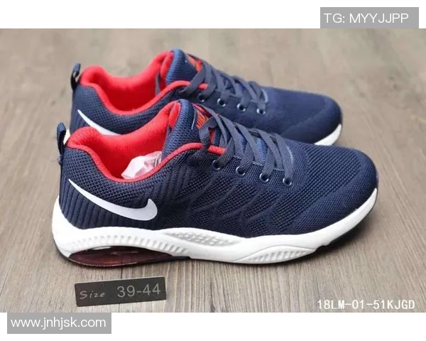 时尚运动新选择足球无袖马甲助你轻松展现活力与风采